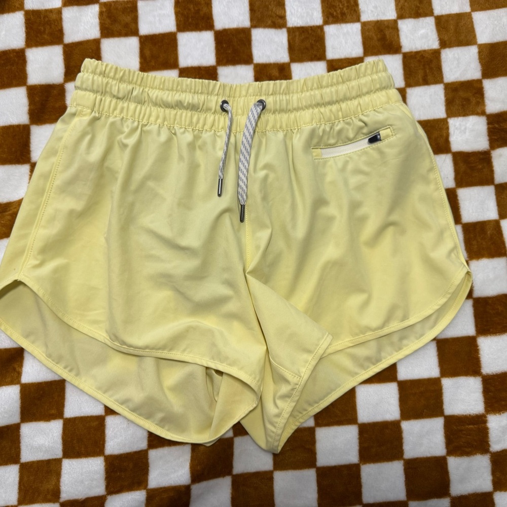 Vuori Lined Athletic Shorts - Clementine 2.0 4” Short - Sunshine Color